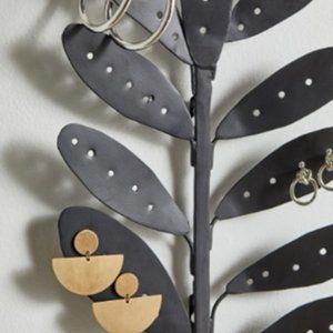 URBAN OUTFITTERS Delia Leaf Earring Holder Black Iron Metal